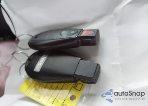 2016 Jeep Cherokee Latitude z USA, uszkodzony, nr VIN 1C4PJLCS1GW324298